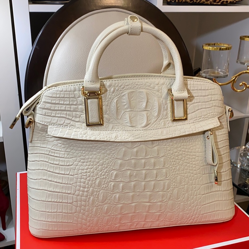 Qiwang bag brand new.
